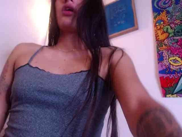 GOODGIRLYUMMM webcam