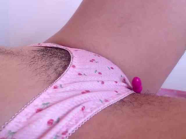 GOODGIRLYUMMM webcam