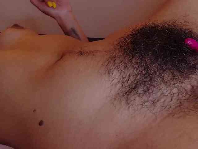 GOODGIRLYUMMM webcam