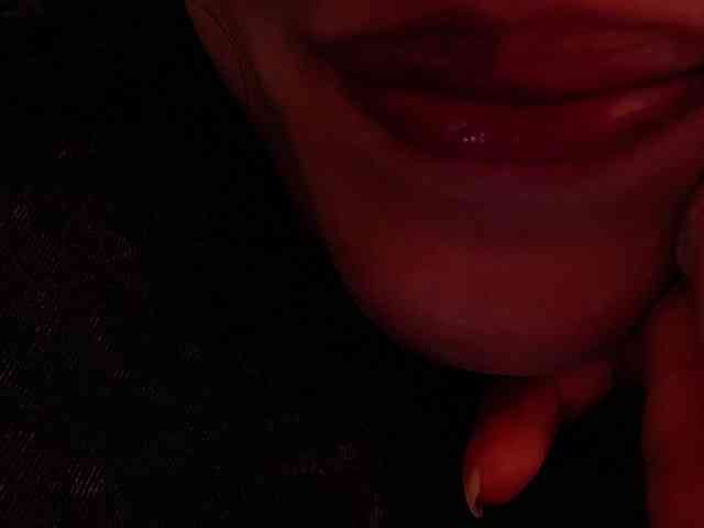 GOODGIRLYUMMM webcam