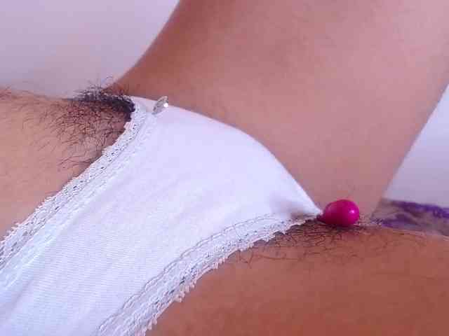 GOODGIRLYUMMM webcam