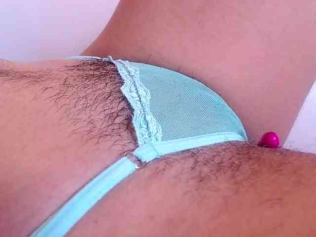 GOODGIRLYUMMM webcam