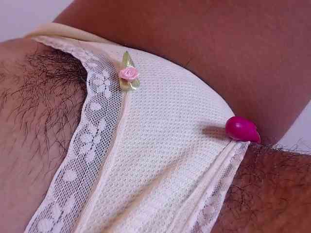 GOODGIRLYUMMM webcam