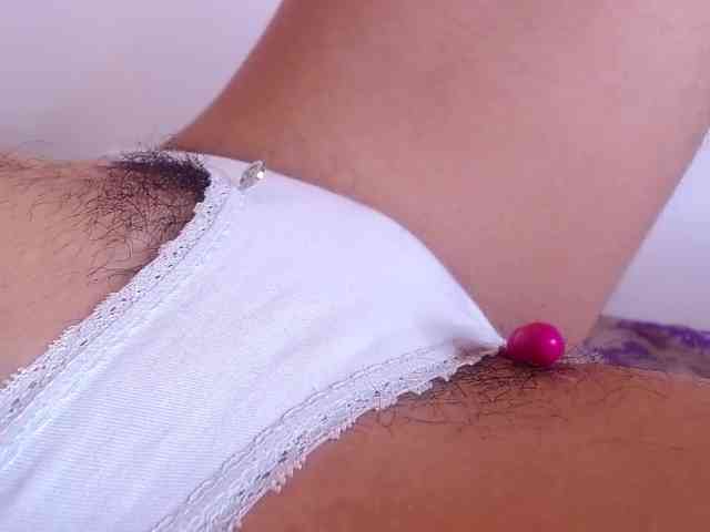 GOODGIRLYUMMM webcam