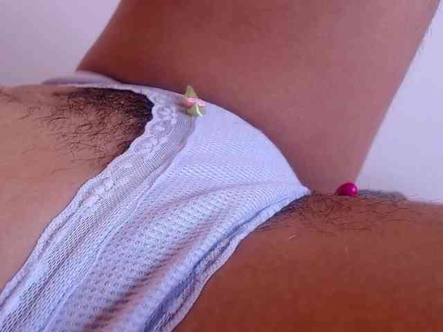 GOODGIRLYUMMM webcam