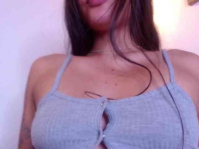 GOODGIRLYUMMM webcam