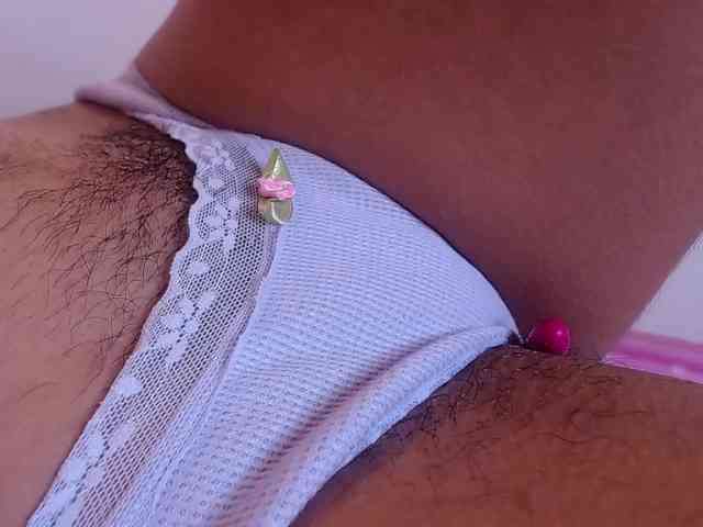 GOODGIRLYUMMM webcam