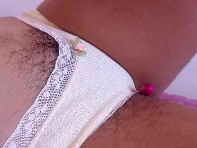 GOODGIRLYUMMM webcam