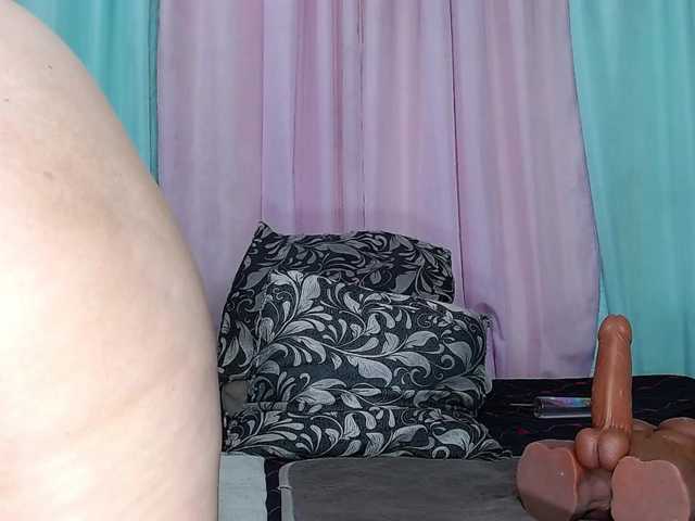 KarinaMolina's BongaCams show and profile