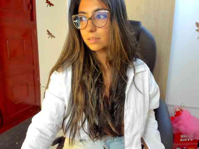 Isabella221 webcam