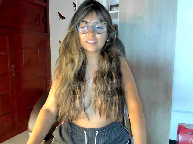 Isabella221 webcam