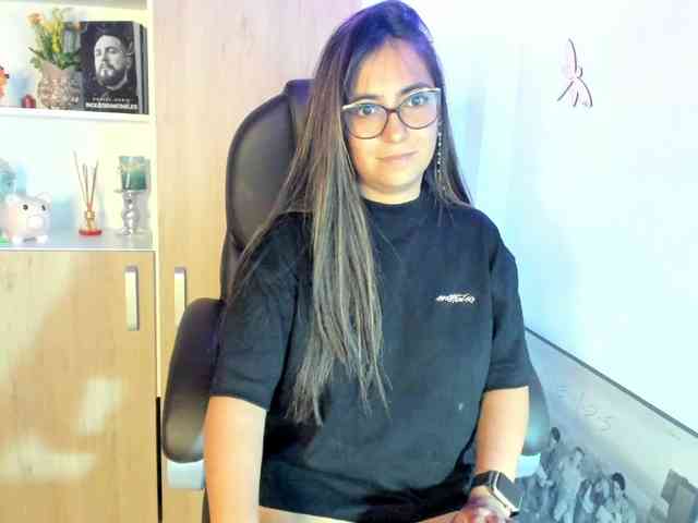 Isabella221 webcam