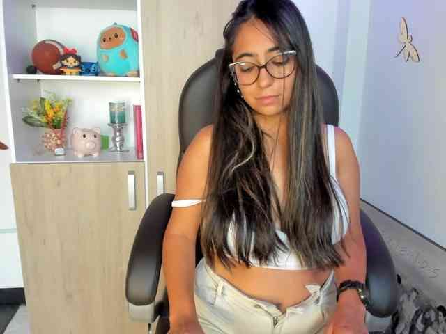 Isabella221 webcam