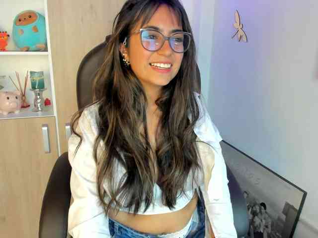 Isabella221 webcam