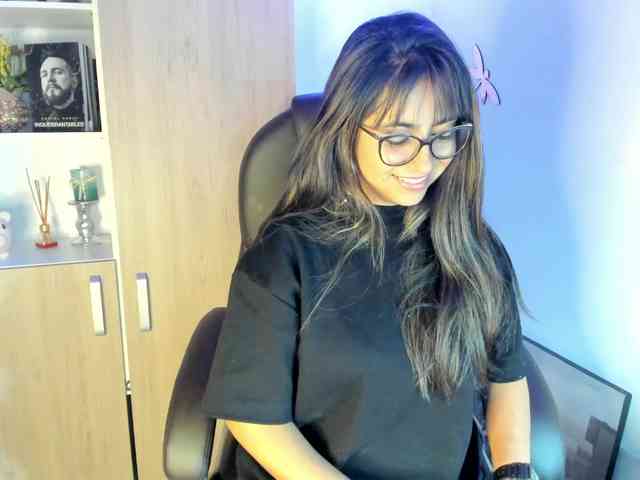 Isabella221 webcam