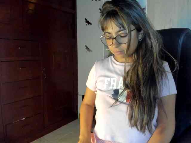 Isabella221 webcam