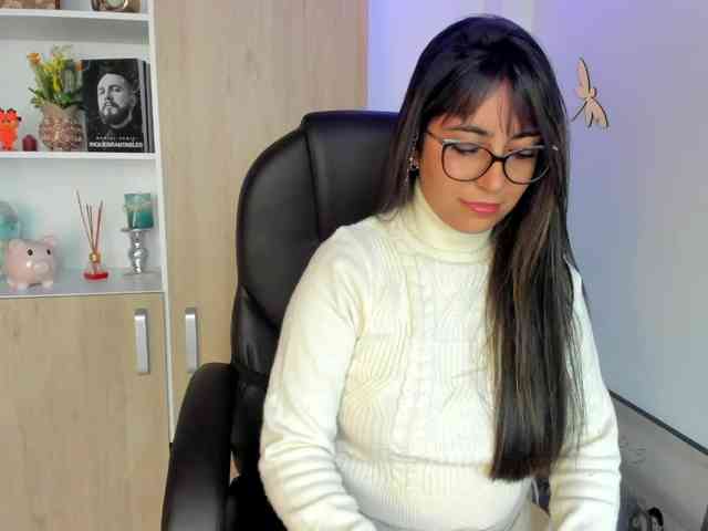 Isabella221 webcam