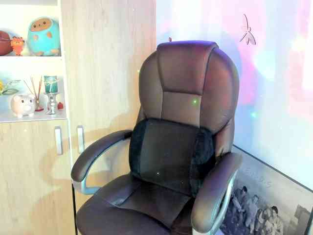 Isabella221 webcam