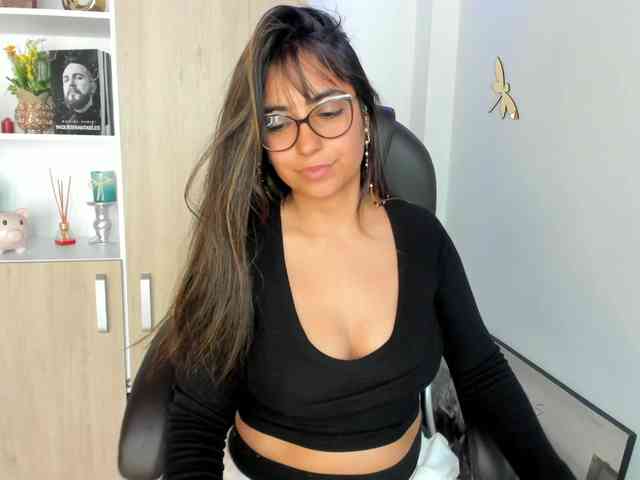 Isabella221 webcam