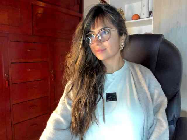 Isabella221 Live Webcam on BongaCams