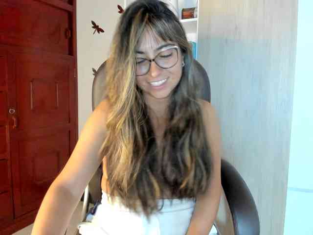 Isabella221 webcam