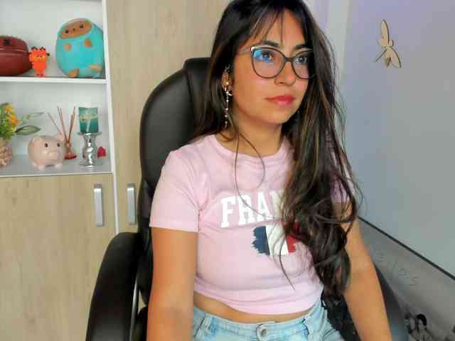 Isabella221 webcam