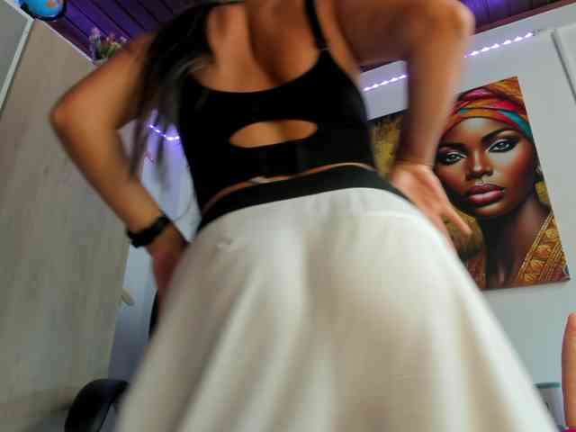 Isabella221 webcam
