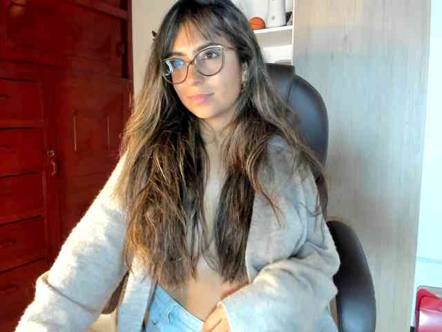 Isabella221 Live Webcam on BongaCams