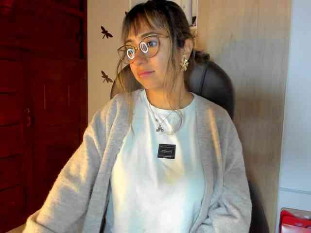 Isabella221 webcam