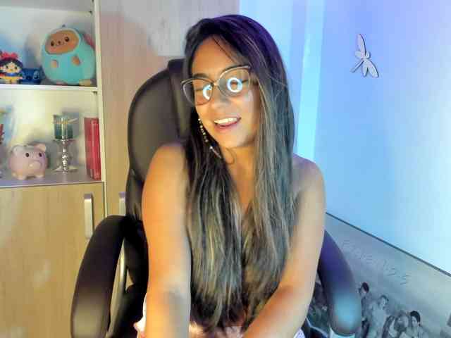 Isabella221 webcam