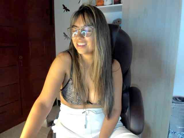 Isabella221 webcam