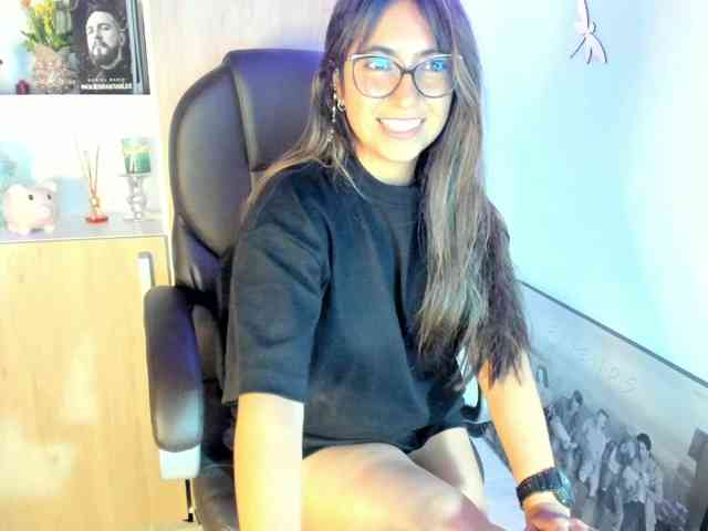 Isabella221 webcam