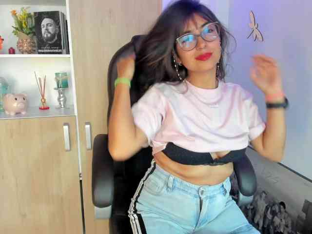 Isabella221 webcam
