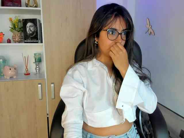 Isabella221 webcam