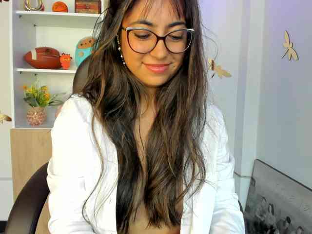 Isabella221 webcam