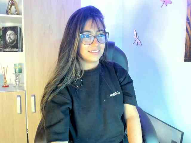 Isabella221 webcam