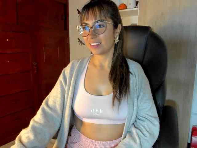 Isabella221 webcam