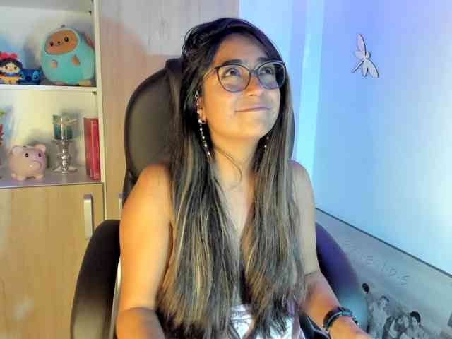 Isabella221 Live Webcam on BongaCams