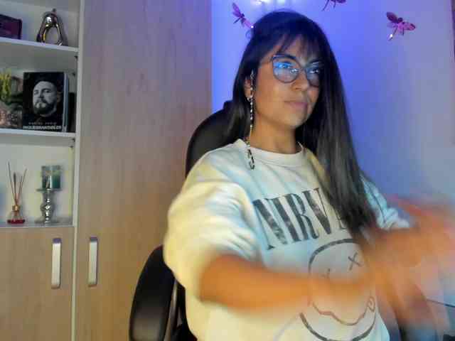 Isabella221 webcam