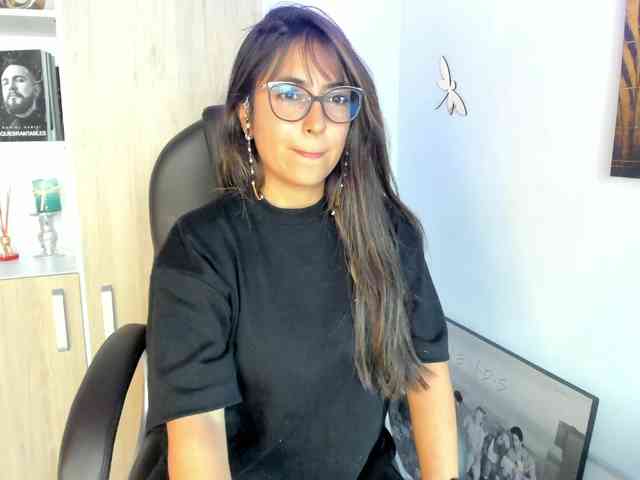 Isabella221 webcam