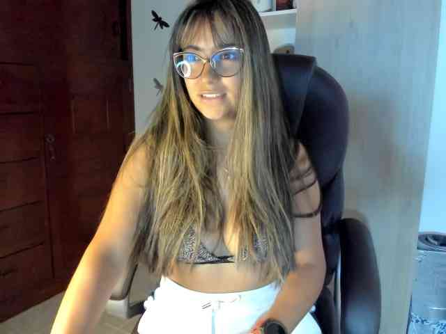 Isabella221 webcam