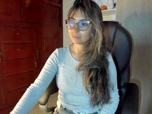Isabella221 webcam