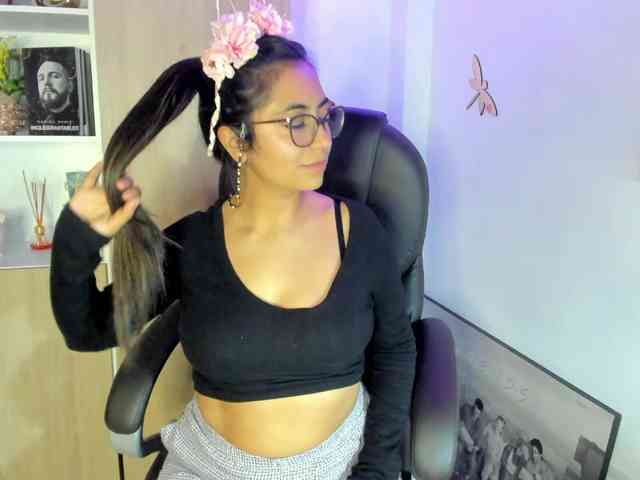 Isabella221 webcam
