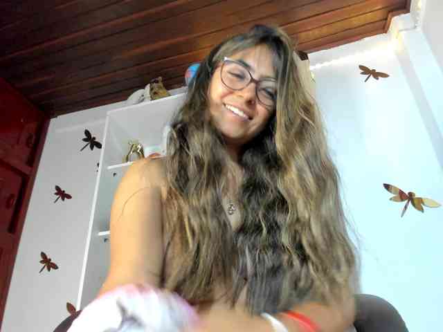 Isabella221 webcam
