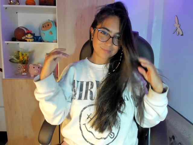 Isabella221 Live Webcam on BongaCams