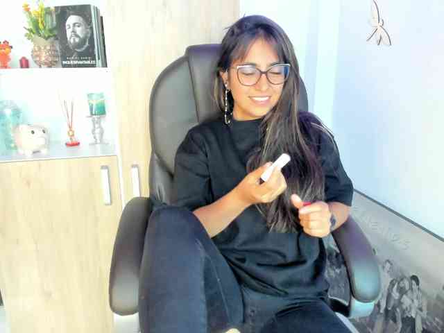 Isabella221 webcam