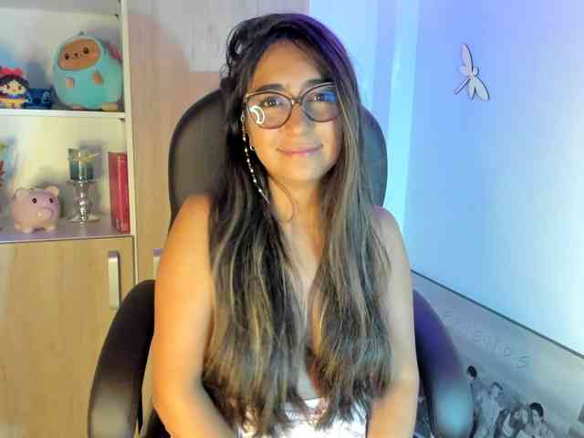 Isabella221 webcam