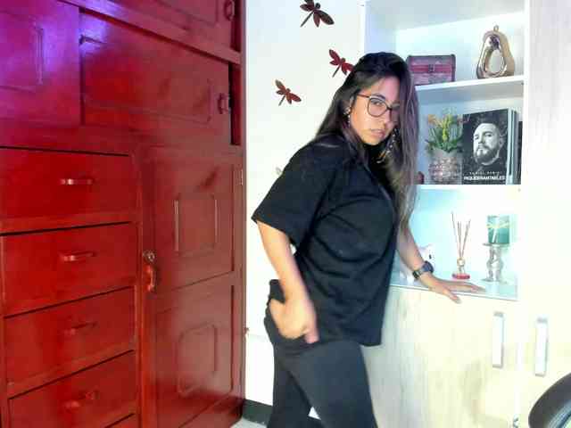 Isabella221 webcam