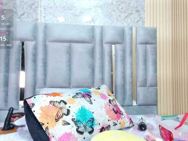 kinkyhousewifee's BongaCams show and profile