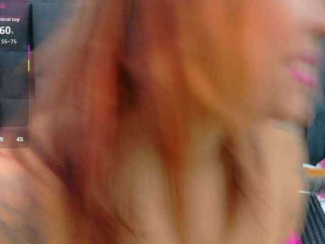 kinkyhousewifee's BongaCams show and profile